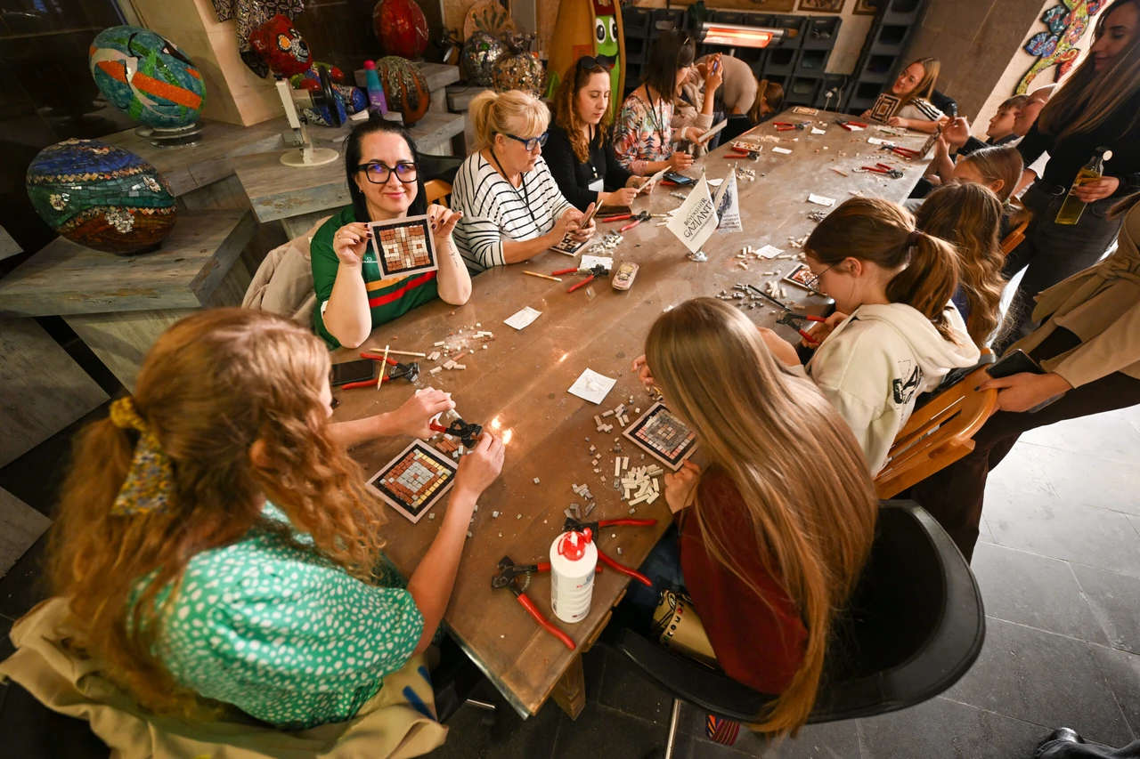 European students discover mosaic art in Türkiye's Gaziantep