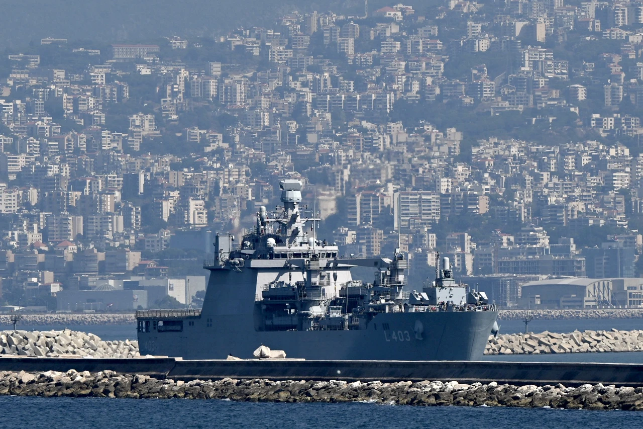 Türkiye sends 2 naval ships to Lebanon for evacuation, delivers 300 tons of aid