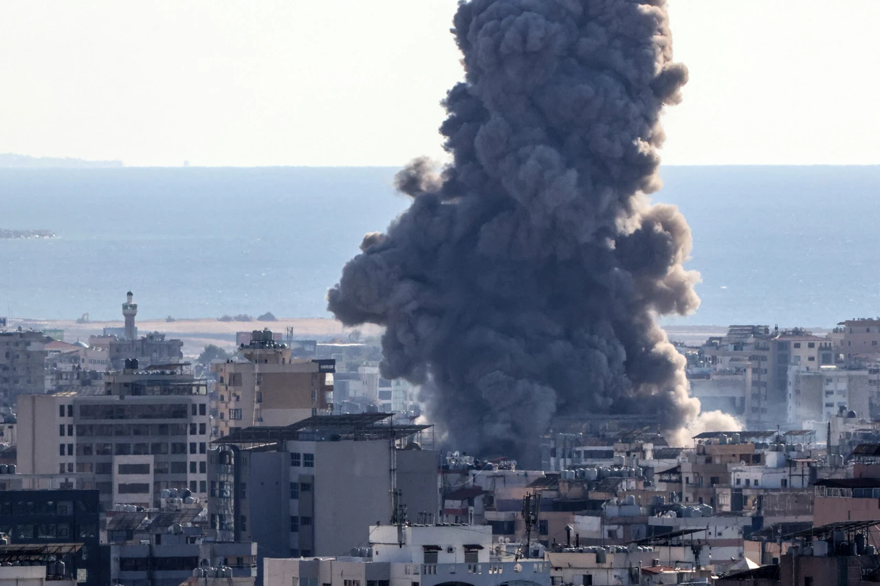 Airstrikes hit southern Beirut after Israeli military warning