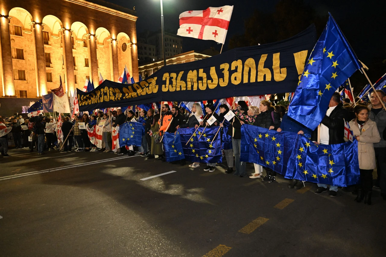 Tens of thousands rally in Tbilisi ahead of crucial elections