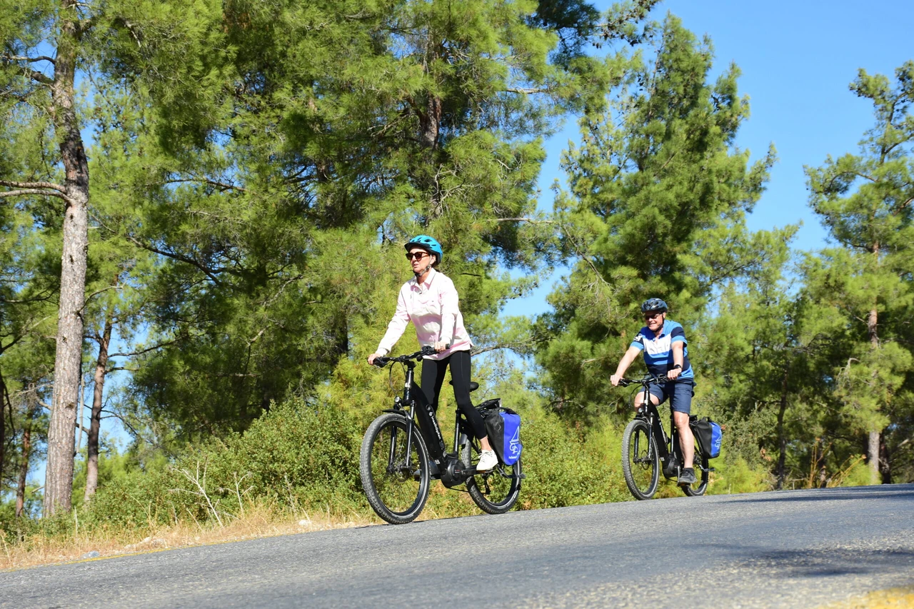 Cycling through Bodrum’s natural beauty: Cruise tourists opt for adventure on bikes