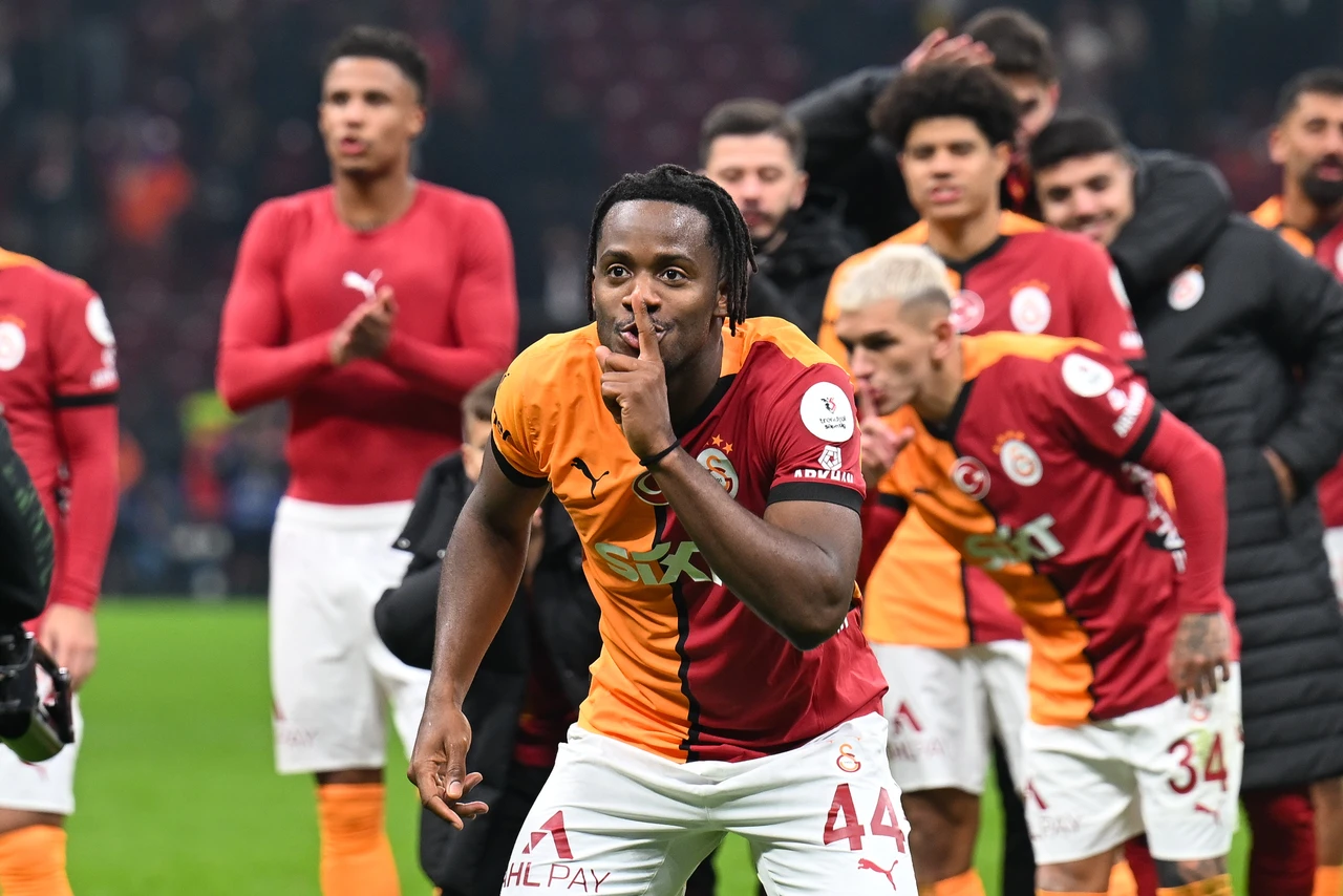 Michy Batshuayi (44) celebrates after Galatasaray's victory in Turkish Super Lig week 18 football match against Goztepe RAMS Park Stadium in Istanbul, Türkiye, January 04, 2025. (AA Photo)