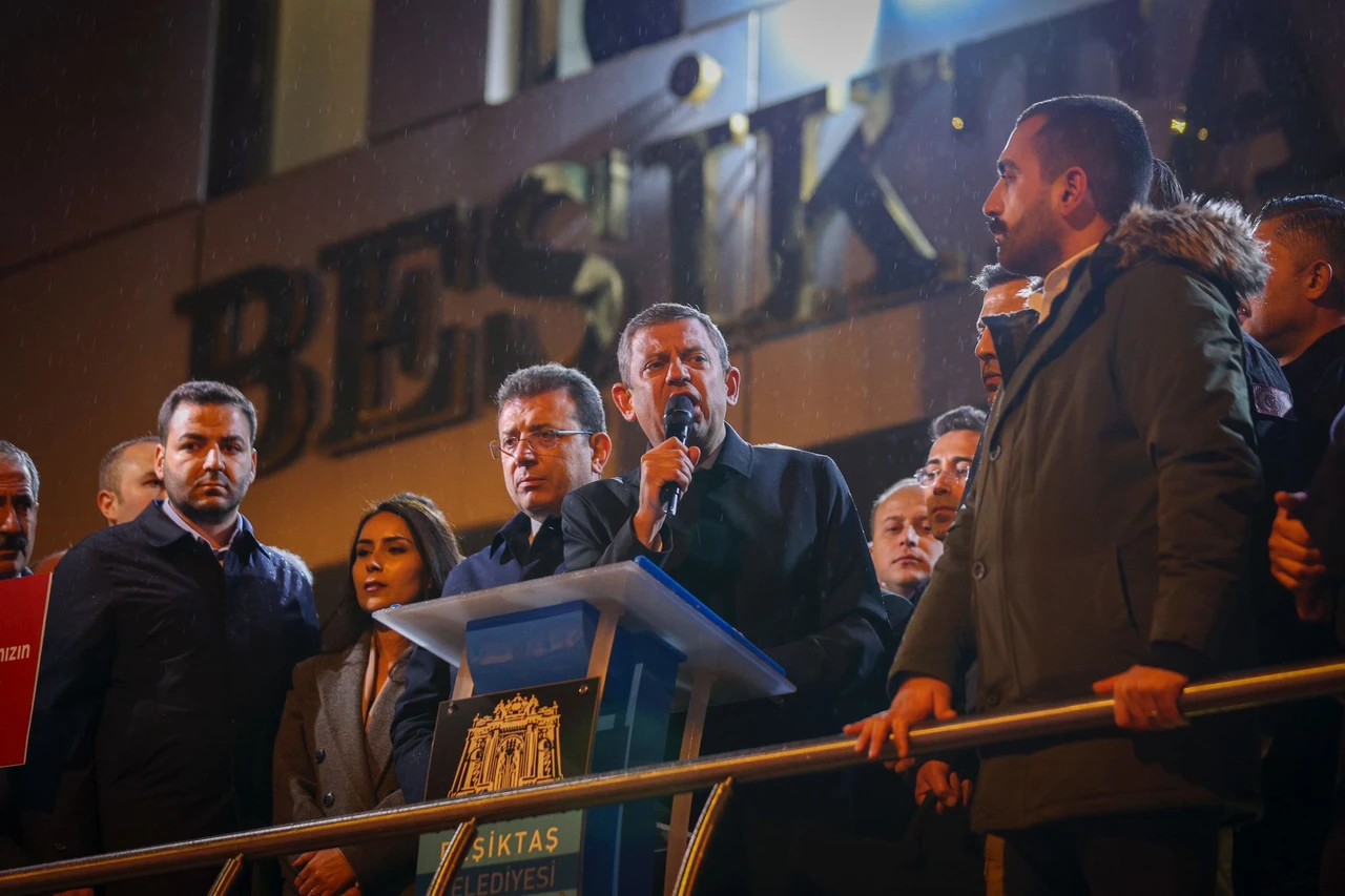 Main opposition vows to 'erase AK Party from Türkiye’s history' over Besiktas mayor's arrest