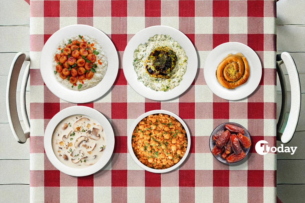 A traditional Turkish iftar spread on a red and white checkered tablecloth, including mushroom soup, bulgur köfte, zucchini dip, bulgur pilaf, and a sweet pastry.