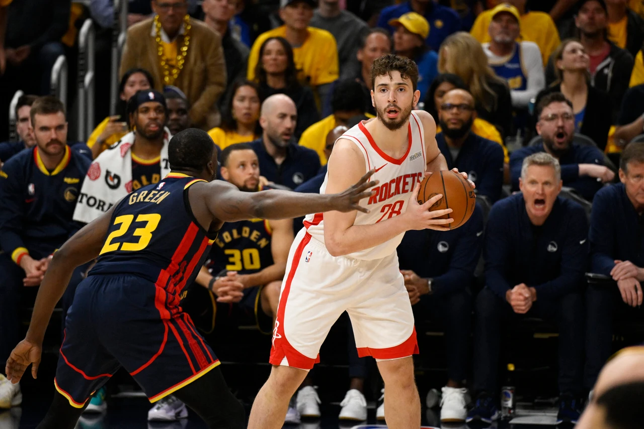 Alperen Sengun’s 31-point double-double not enough as Warrior's edge Rockets 109-106 2 Alperen Sengun #28 of the Houston Rockets