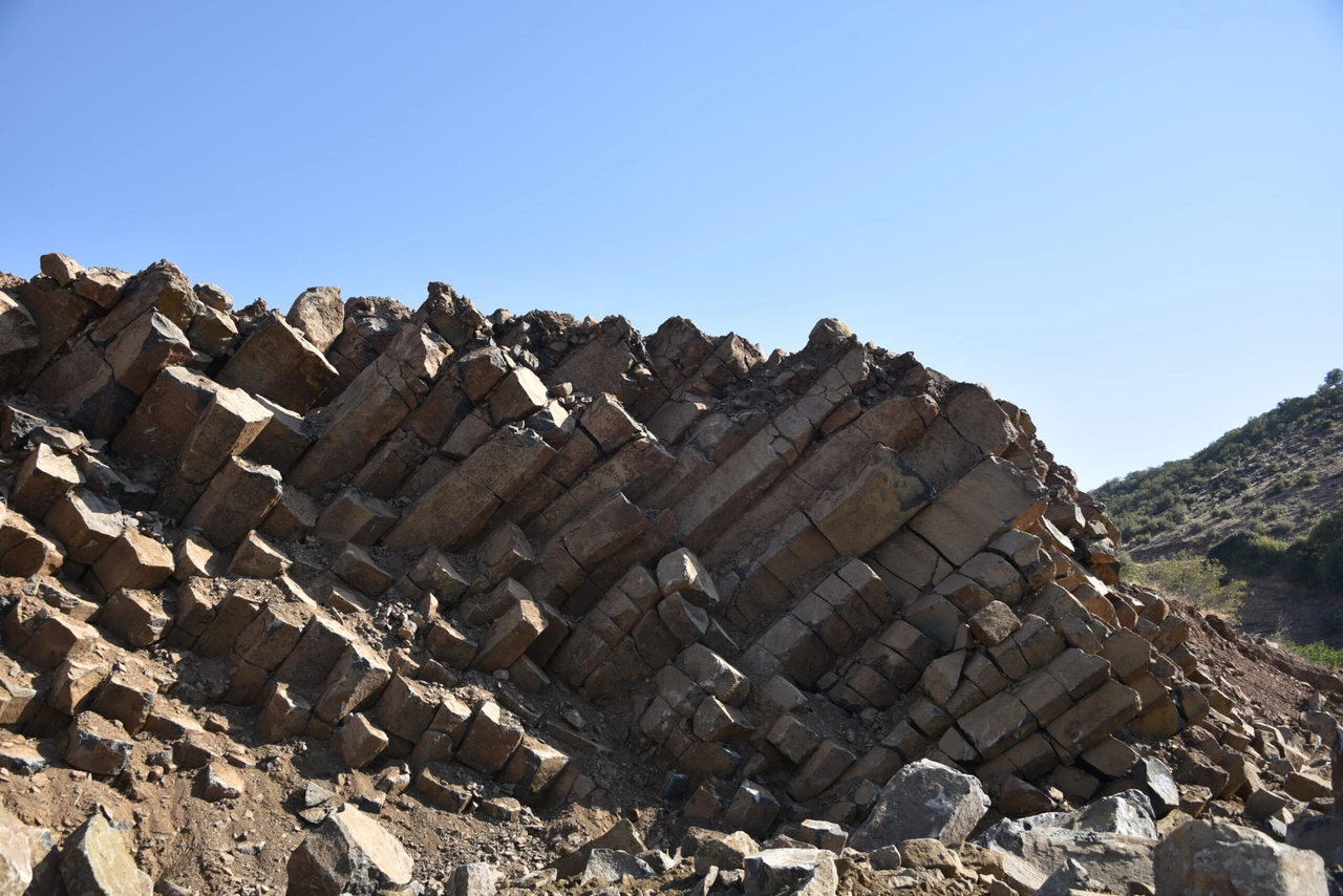 Sanliurfa's Basalt columns in Türkiye to be officially designated as natural site