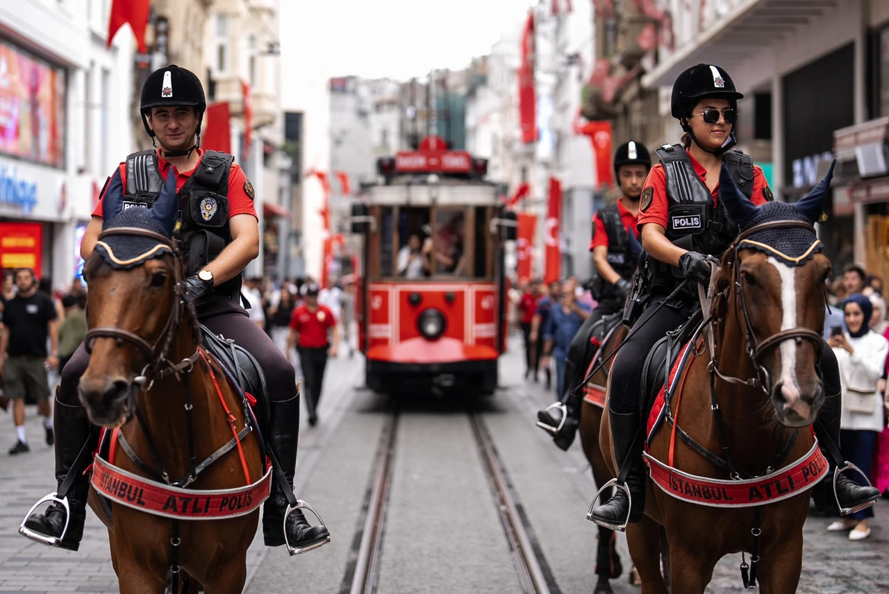 Mounted police charm tourists in Istanbul’s iconic spots