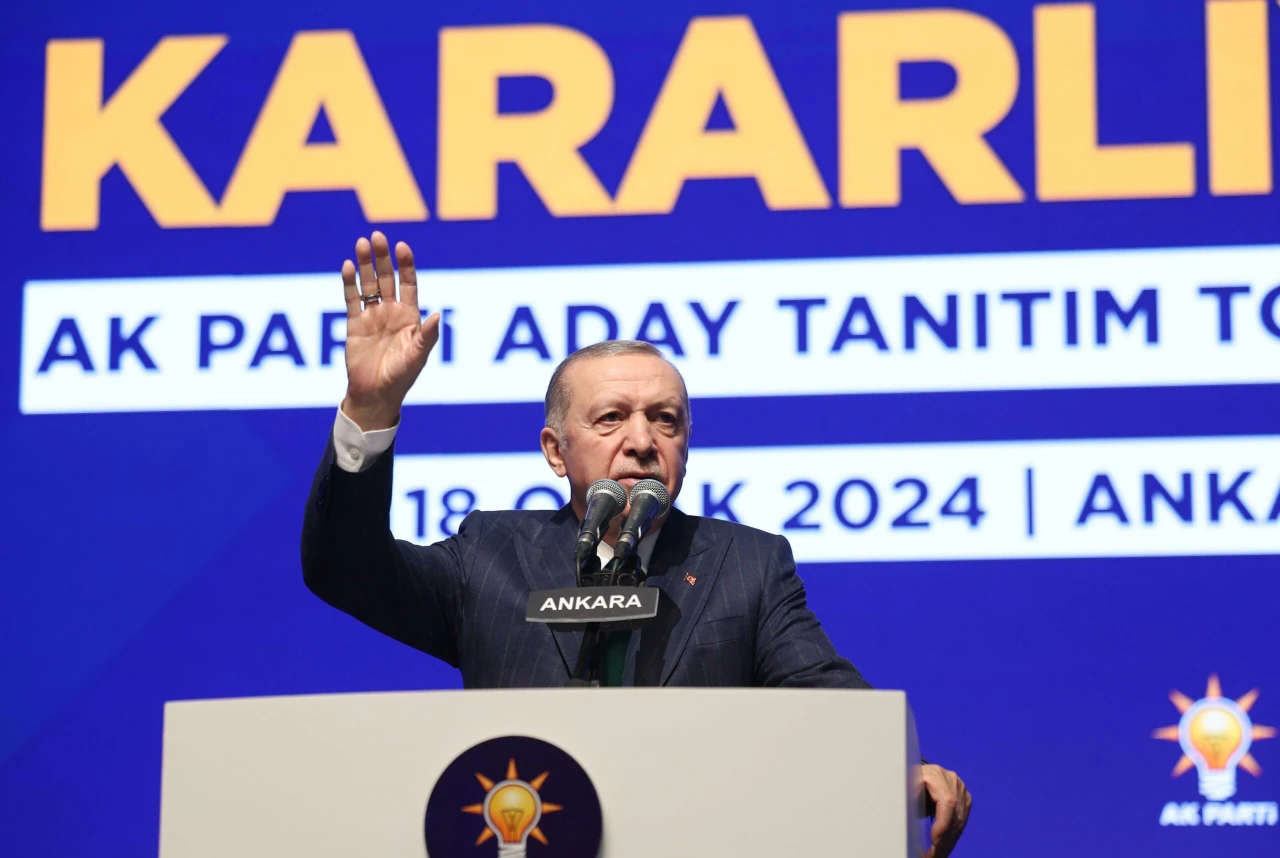 Erdogan reveals AK Party's candidates for Turkiye's local elections in March