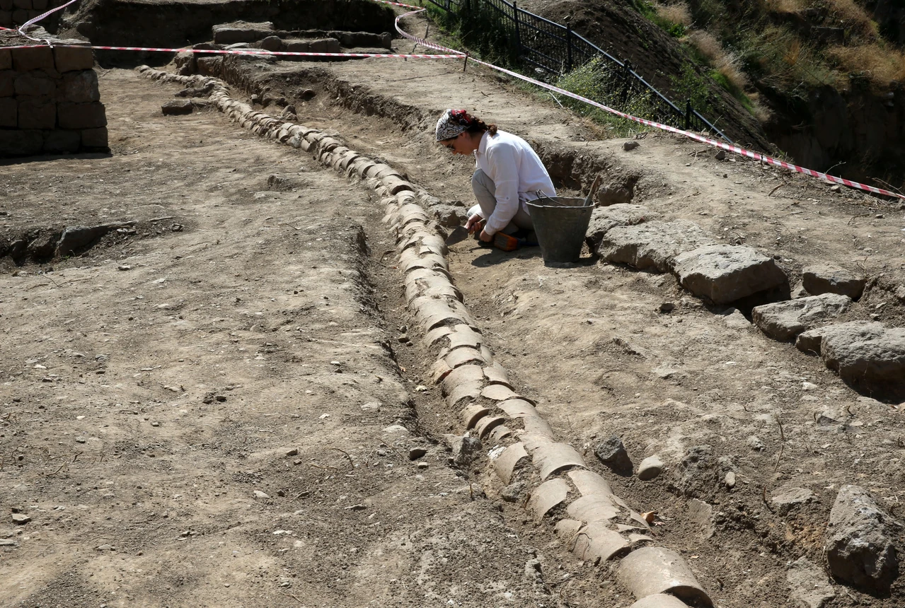 Ancient water distribution system discovered at Türkiye's Bitlis Castle