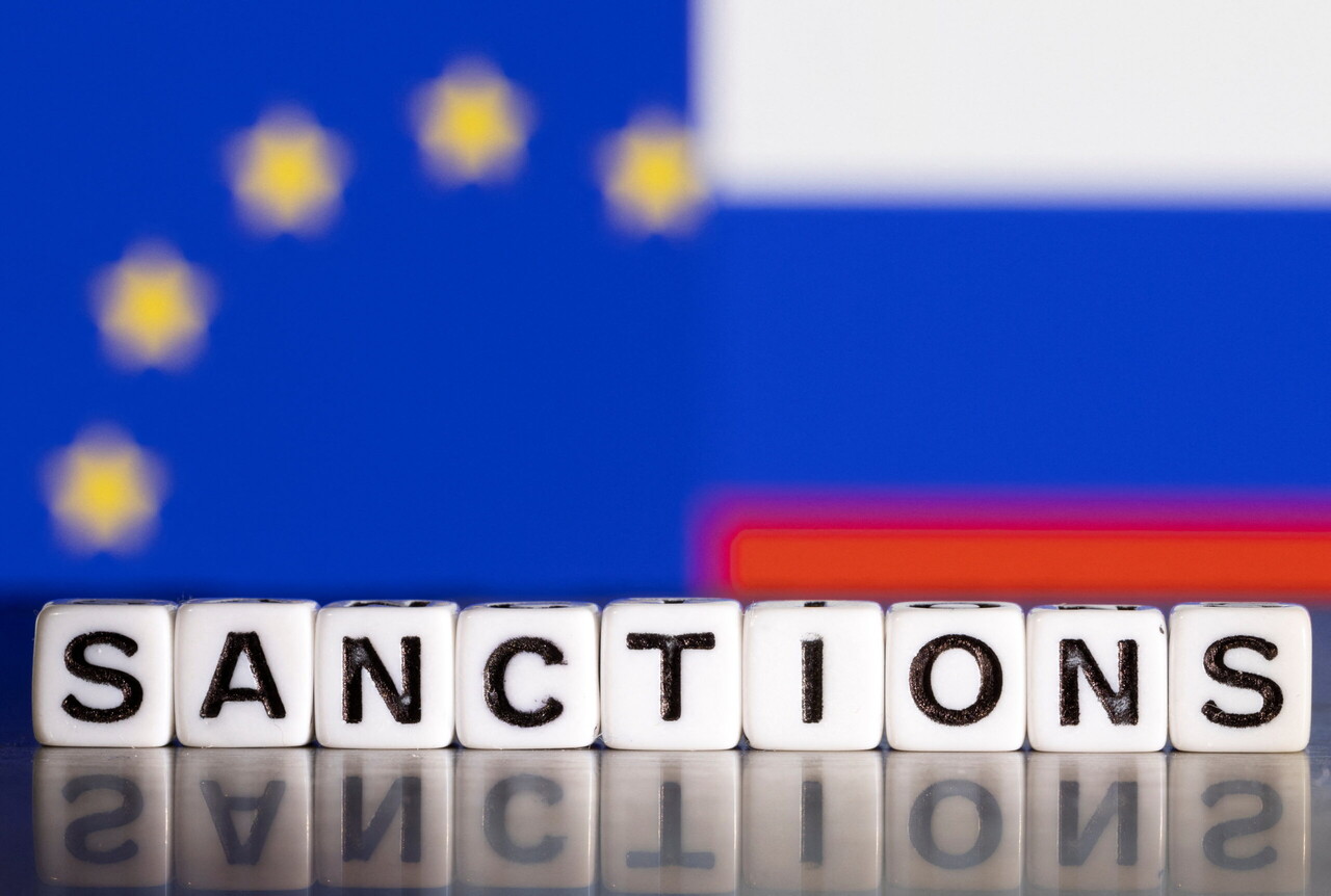 EU imposes 14th sanction package against Russia, bans LNG re-exports