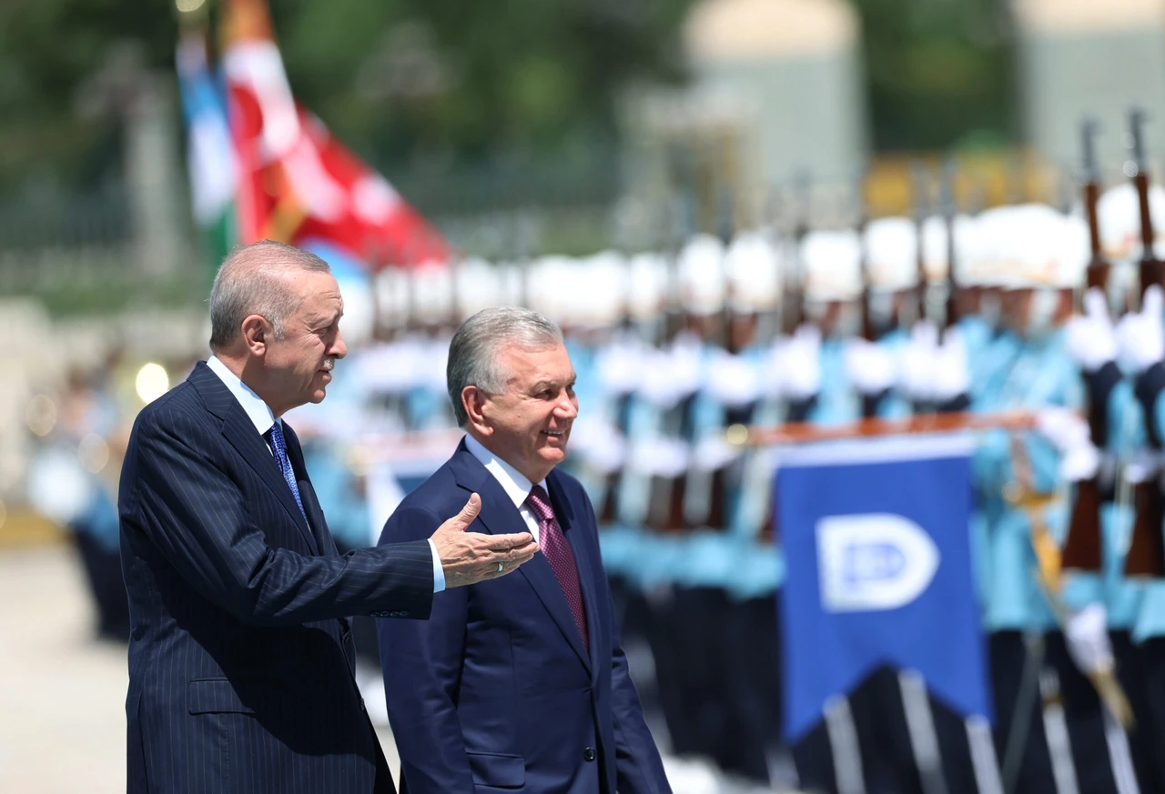 Uzbekistan President Mirziyoyev's visit to Türkiye's defense industry facilities