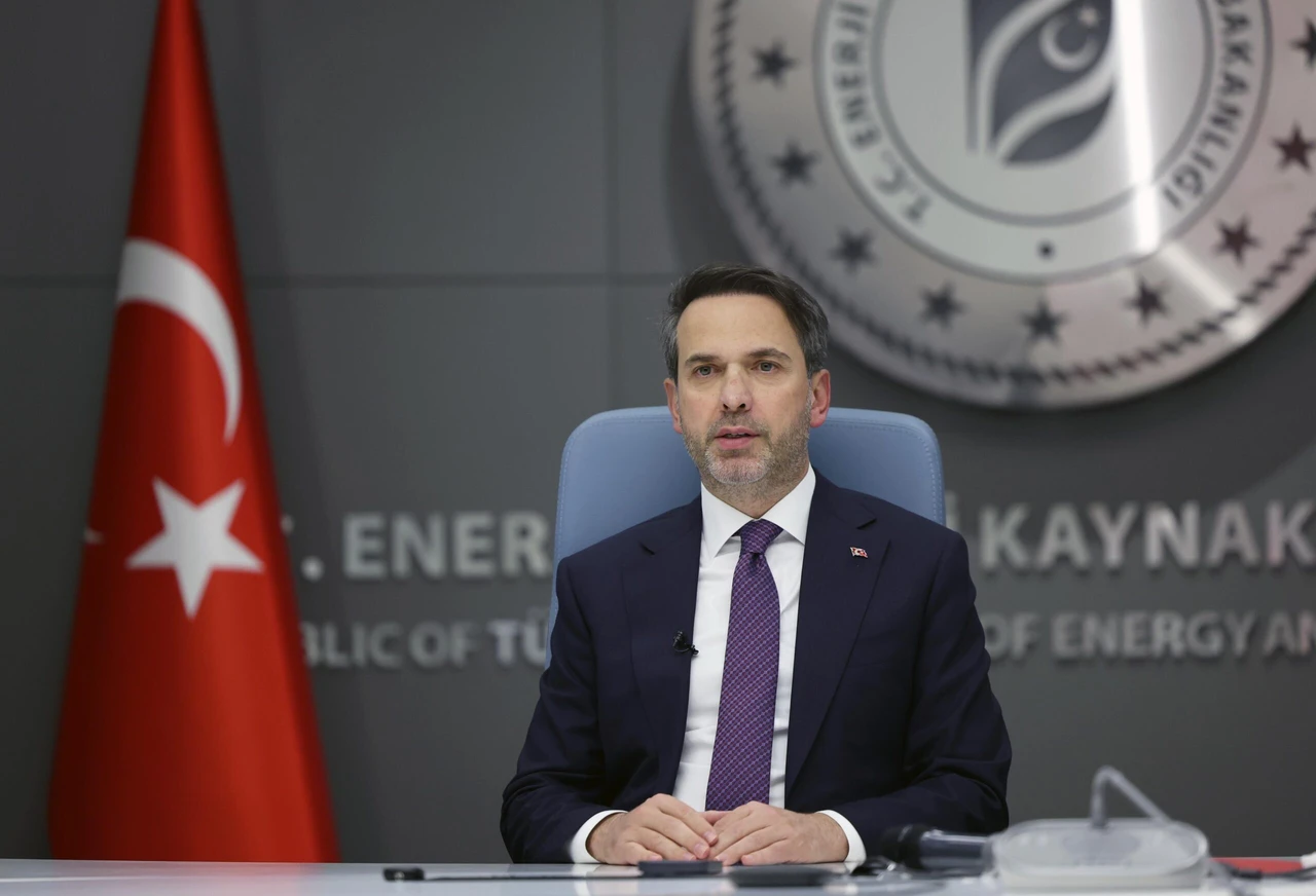 Turkish minister calls for lifting sanctions on nuclear technology