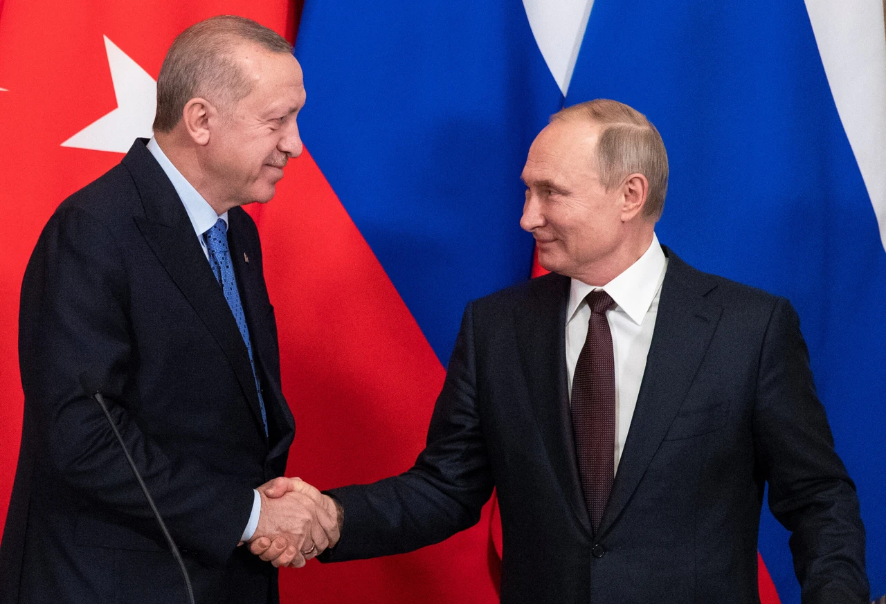 Putin seeks Russian jet escort and avoids US hotels for uncertain Türkiye visit