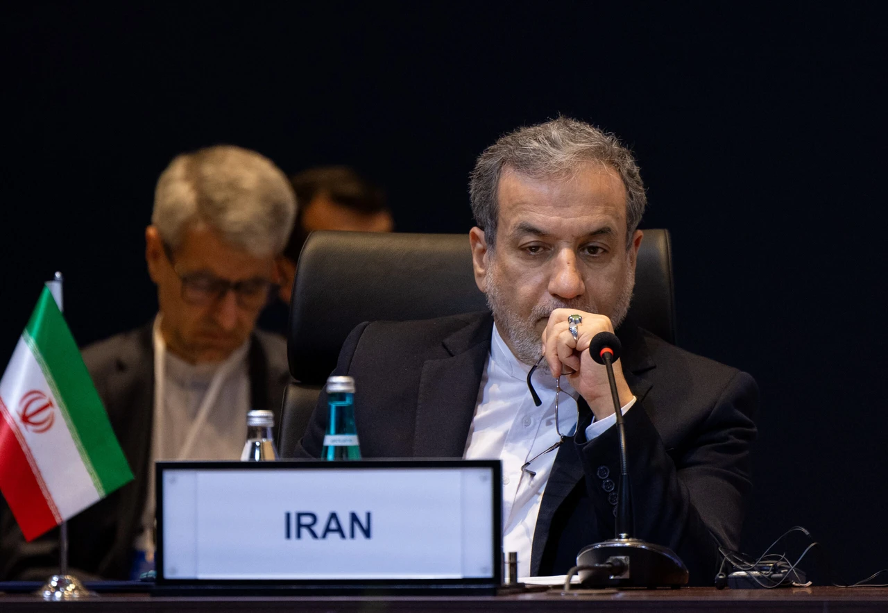 Iran's FM expresses concerns over regional tensions