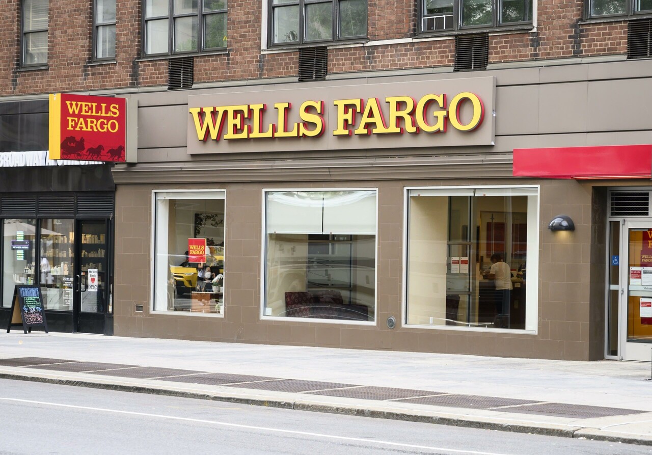 Turkish lira on the brink of recovery, according to Wells Fargo's 2024 economic outlook report