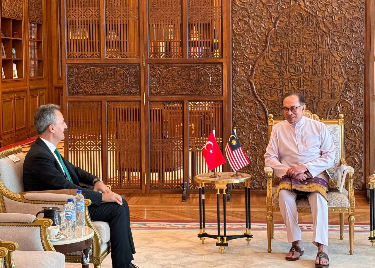 Türkiye's head of defense industries meets Malaysian PM