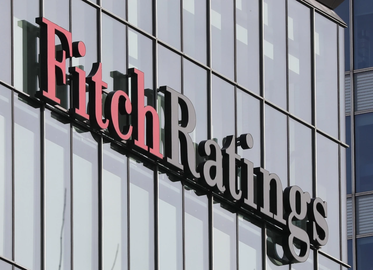 Fitch upgrades Türkiye's credit rating to BB-, signaling improved outlook