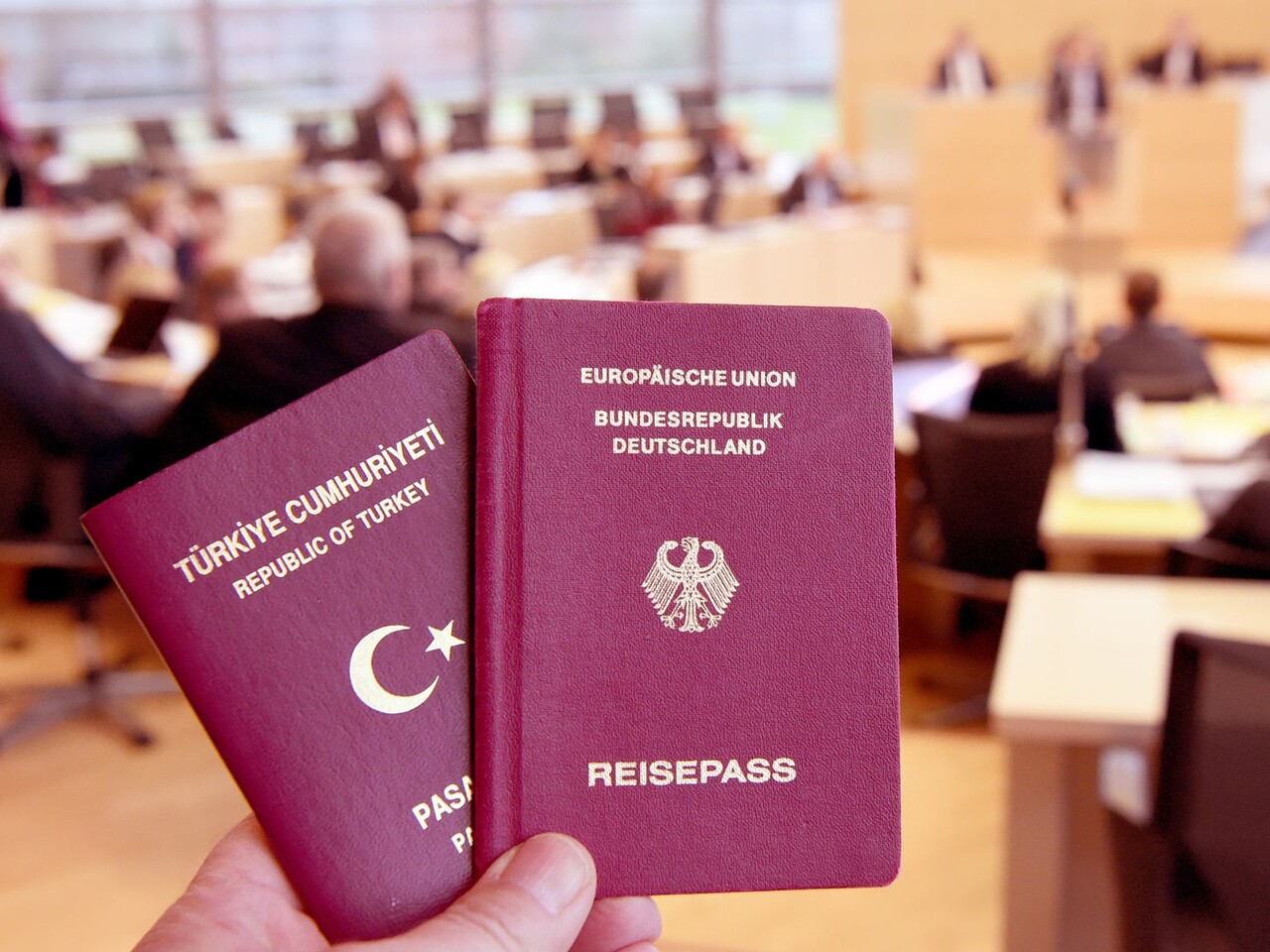 Germany opens dual citizenship door for Turkish citizens