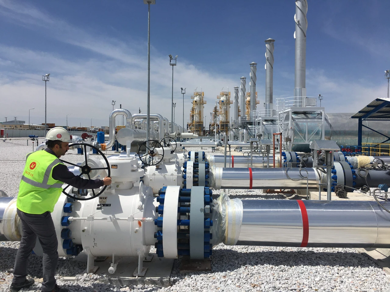 Türkiye seeks to expand gas pipeline capacity with Greece, Bulgaria