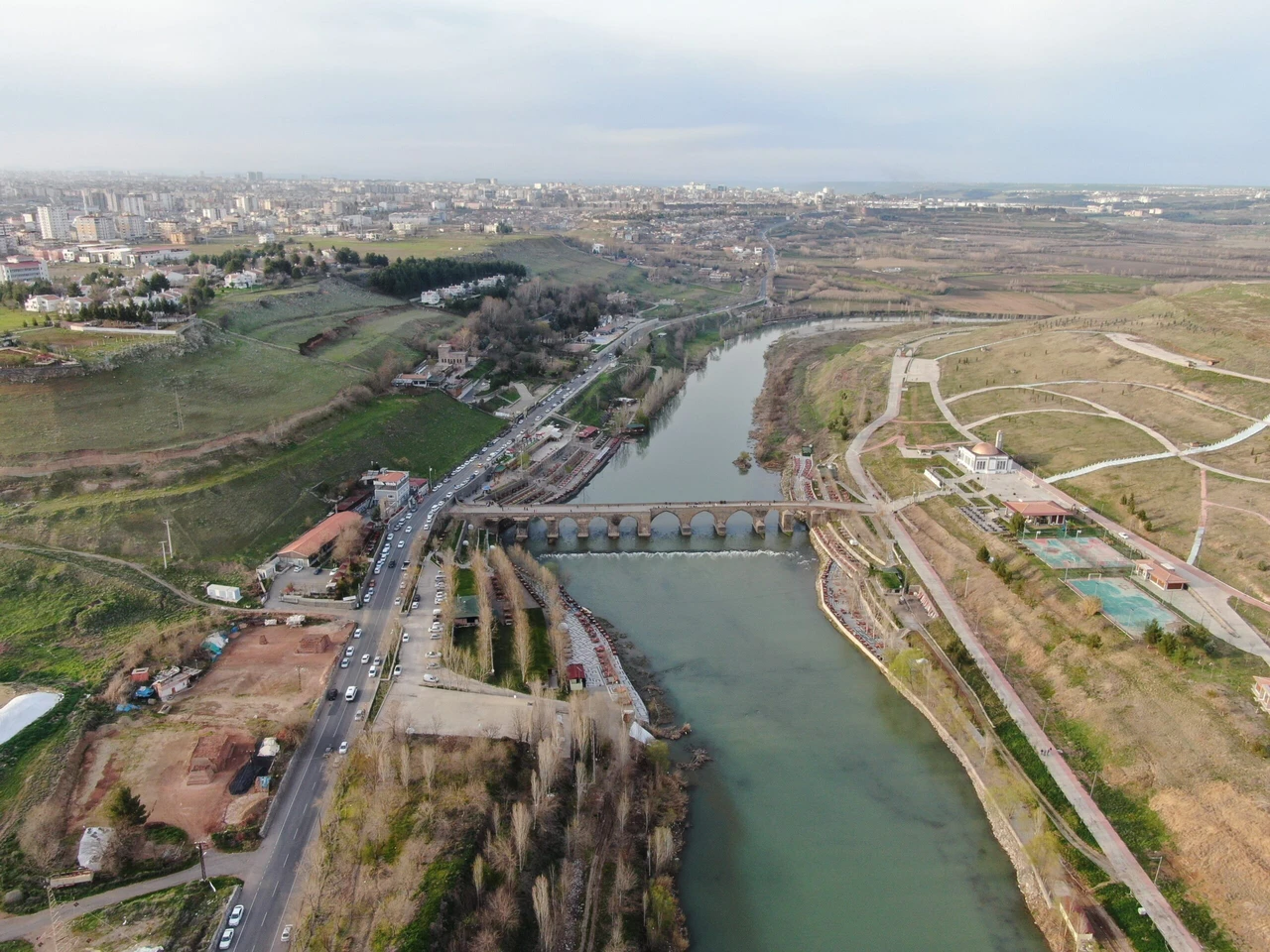 AI recreates construction of Diyarbakir’s ancient walls, Ten-Eyed Bridge