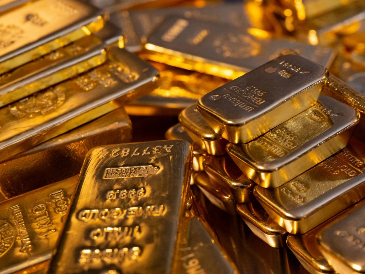 Gold prices close year at all-time high, rising 27% in 2024