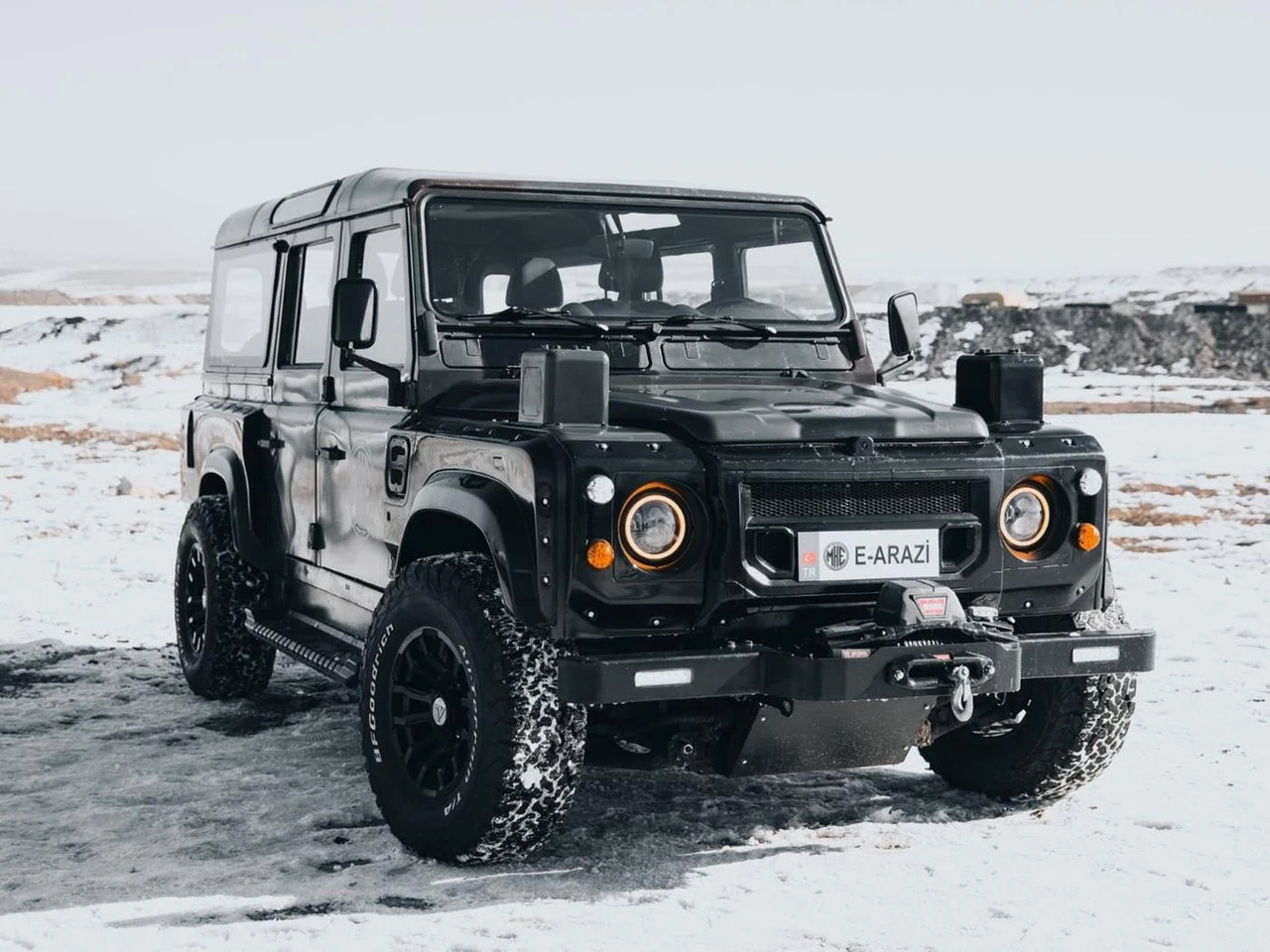 MKE's E-Arazi aracı 1993 model 'Land Rover 110' vehicles, repurposing them for recycling