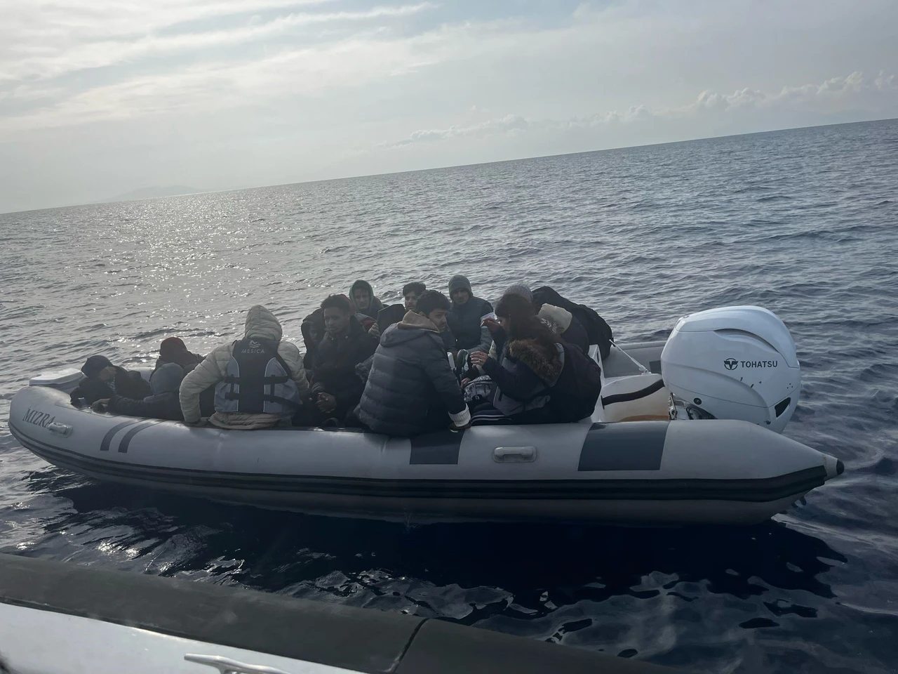 Türkiye apprehends 203 irregular migrants in nationwide operations