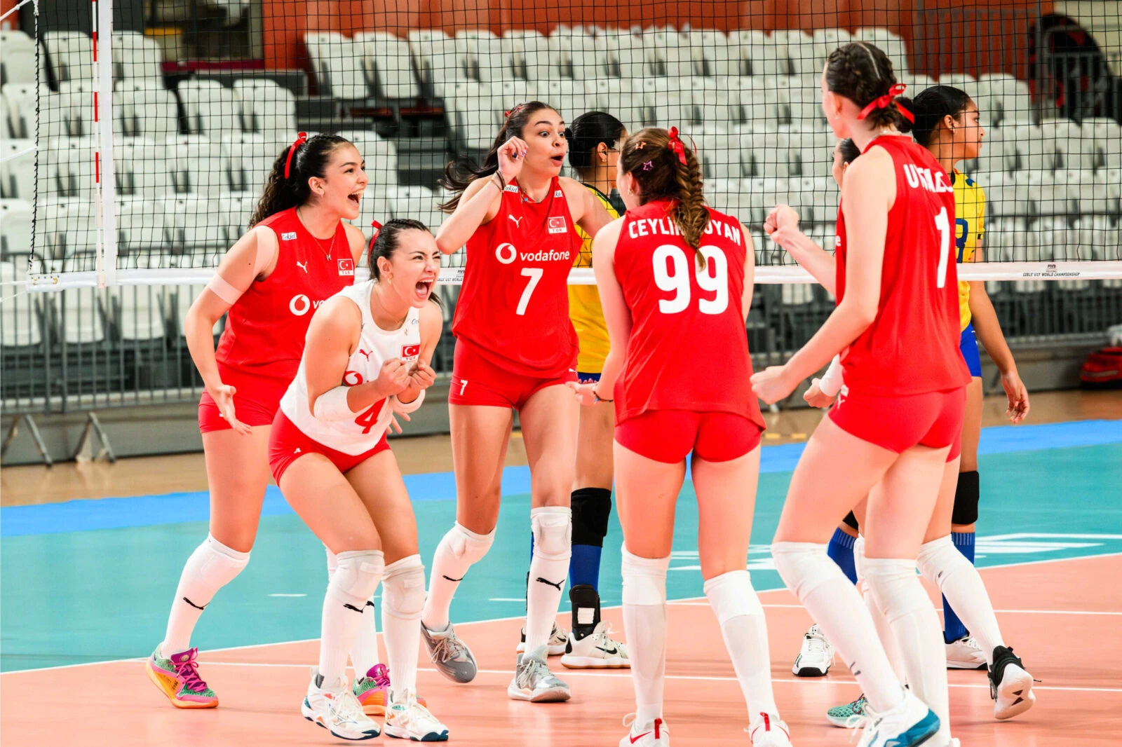 Türkiye’s U17 women’s volleyball team fights for World Championship – Türkiye Today