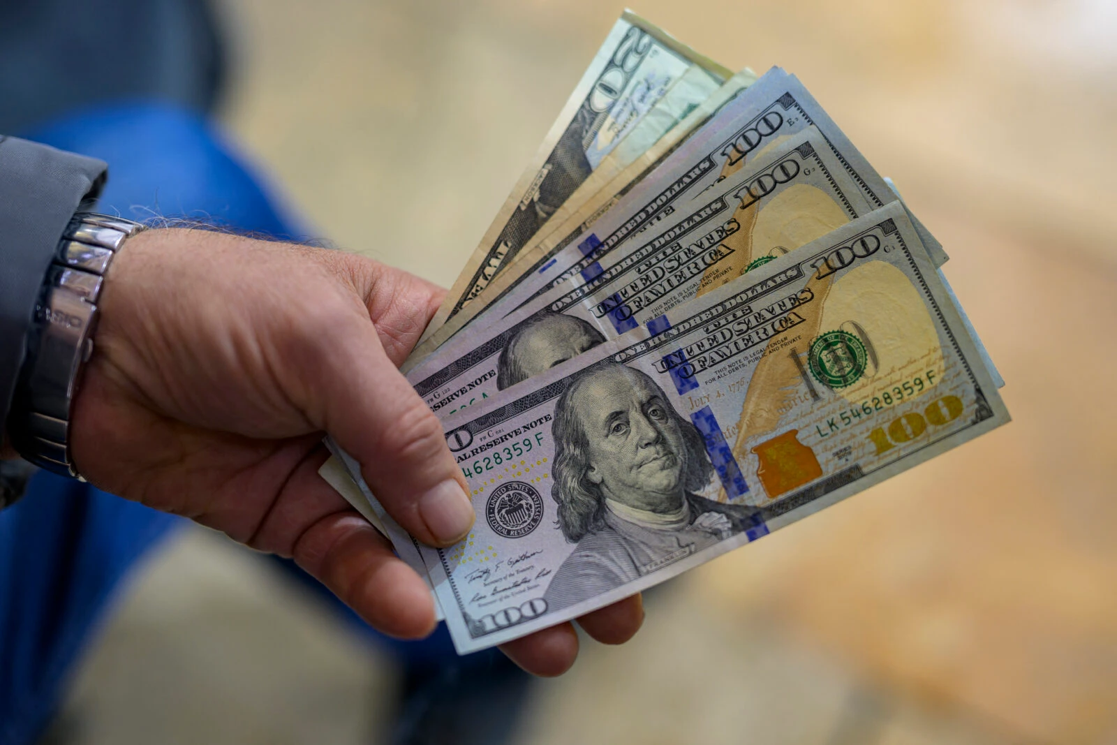 Counterfeit US dollar panic subsides as Turkish banks resume exchanges – Türkiye Today