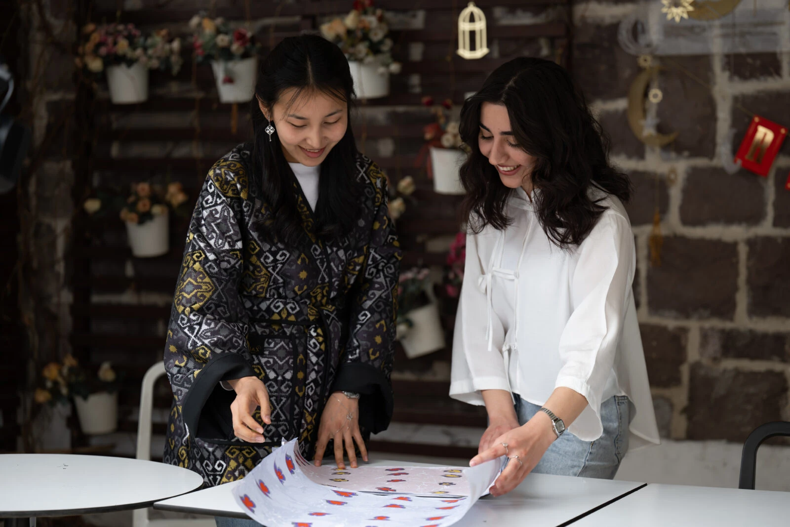 International students discover ebru art in Türkiye, call it ‘unique’ – Türkiye Today