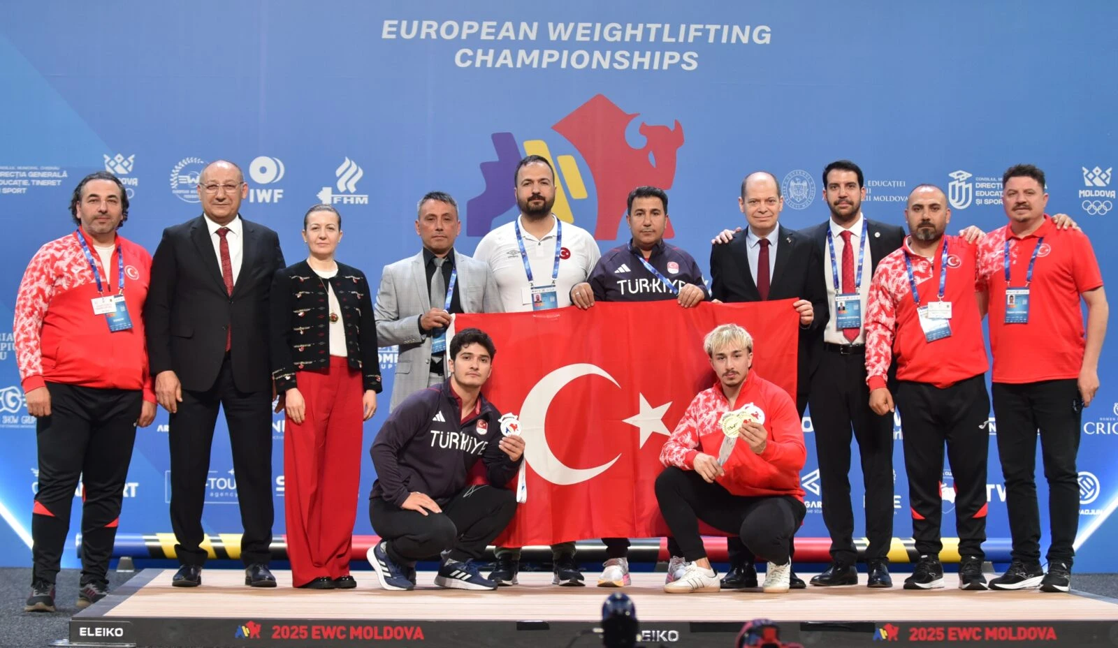 Turkish weightlifter Yusuf Fehmi Genc shatters records, wins gold at European Championships – Türkiye Today