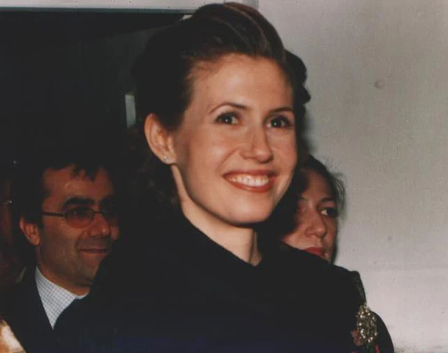 Asma al-Assad (C), wife of former Syrian regime leader Bashar al-Assad, in Istanbul, Türkiye, Jan. 7, 2004. (IHA Photo)