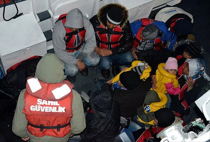 Türkiye's coast guard rescues 22 irregular migrants pushed back by Greece