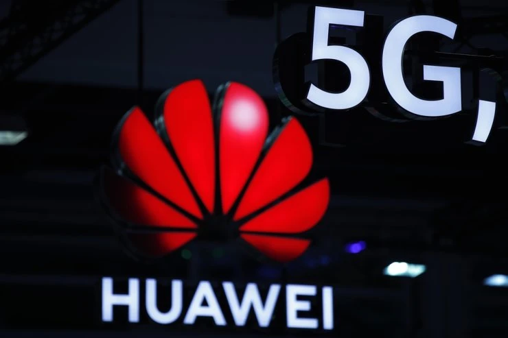 Huawei defies US sanctions, market sales surge 30%