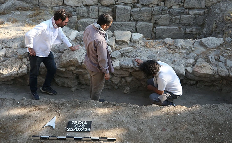 Excavations in Türkiye aim to uncover traces of Trojan War's destruction