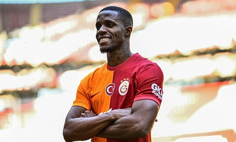 Renowned footballer Wilfried Zaha reveals Galatasaray fan's flare nearly set his face on fire