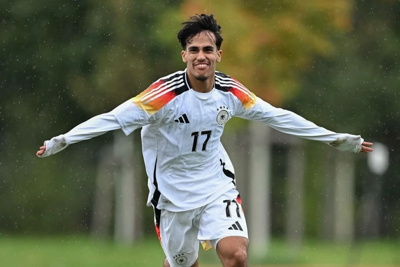 Galatasaray, Fenerbahce, Besiktas in heated transfer race for Can