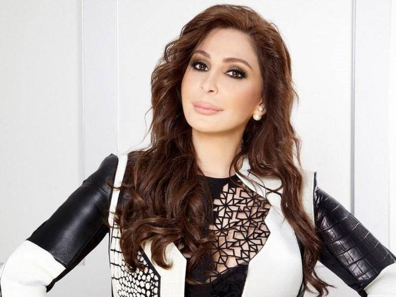 Lebanese legendary singer Elissa departs Joy Awards in panic after health problem