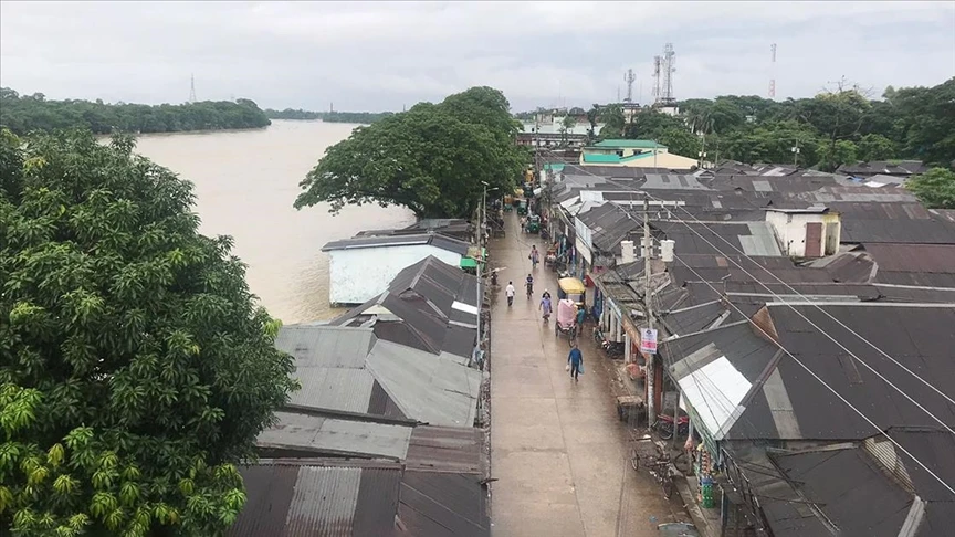 Türkiye sends aid to flood-hit Bangladesh