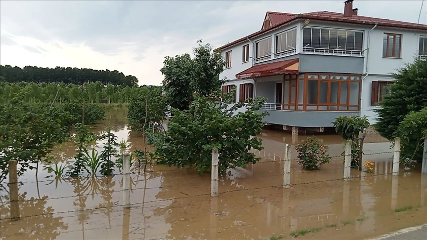 Türkiye struggles with severe floods after devastating forest fires