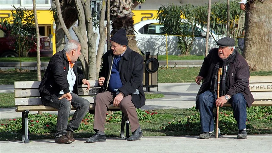 Study reveals economic struggles and social isolation among Türkiye's retirees