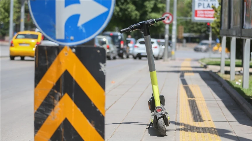 Speed limits to be mandatory for e-scooters in Türkiye: Transport minister