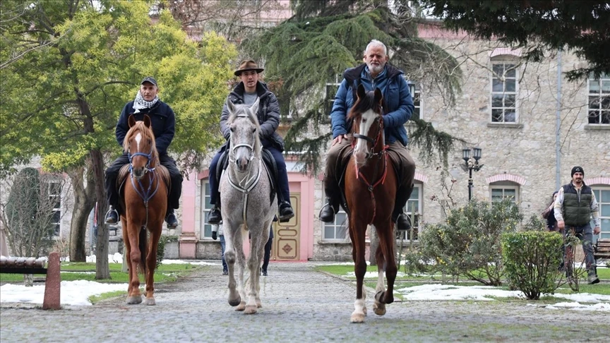 Pilgrims on horseback from Spain reach Istanbul after 3.5-month journey