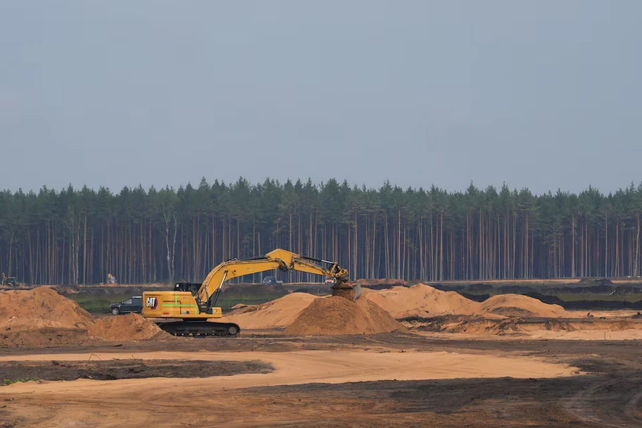 Lithuania starts building base for German troops near Russian border