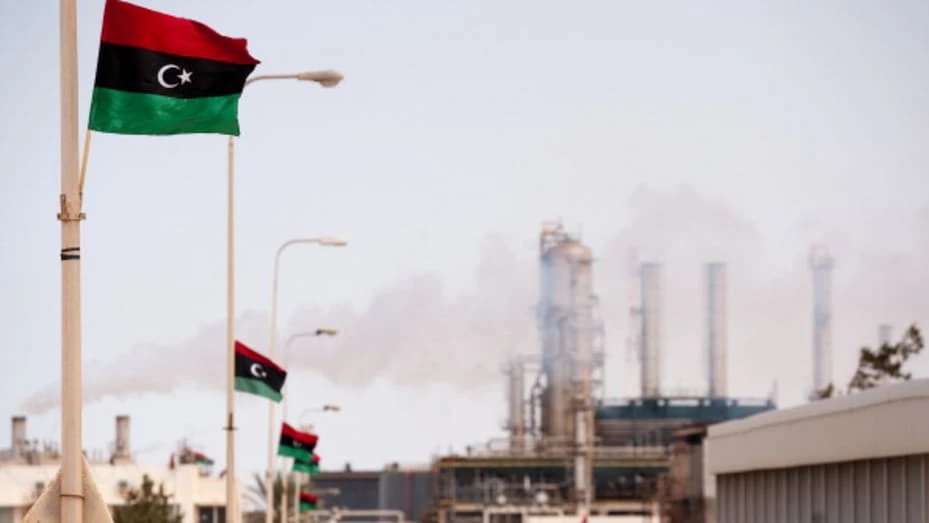 Libya's eastern government halts oil production and exports