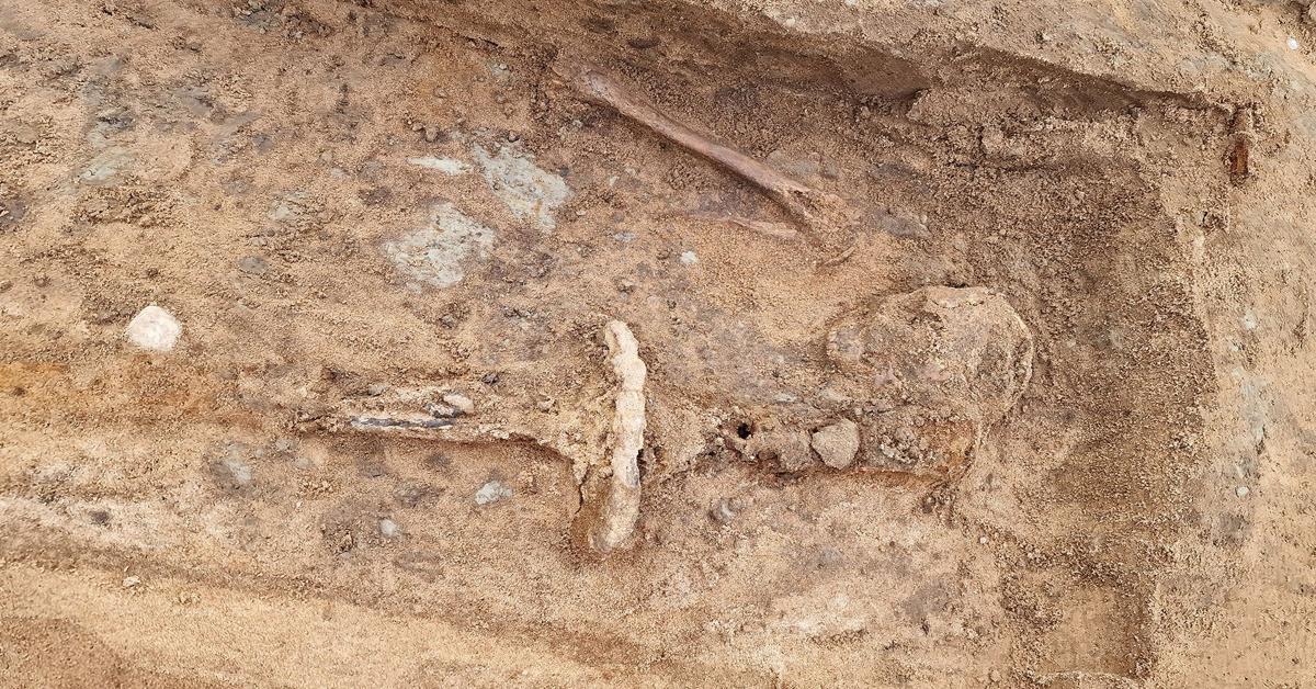 Medieval grave in Sweden surprises archaeologists