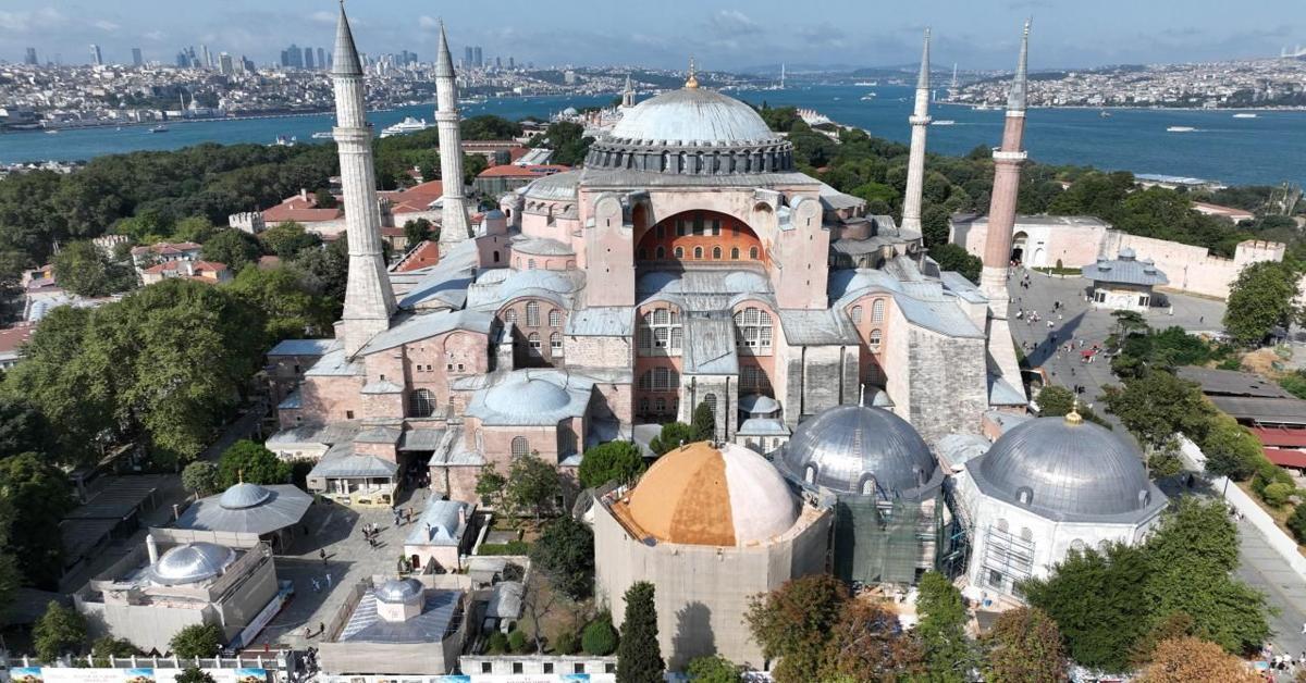 'No free entry': Tourists to pay visiting fee for Hagia Sophia