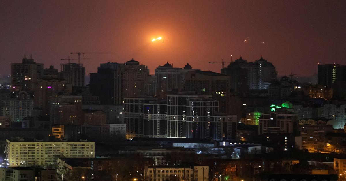 Russia bombs Ukrainian cities, violates Polish airspace