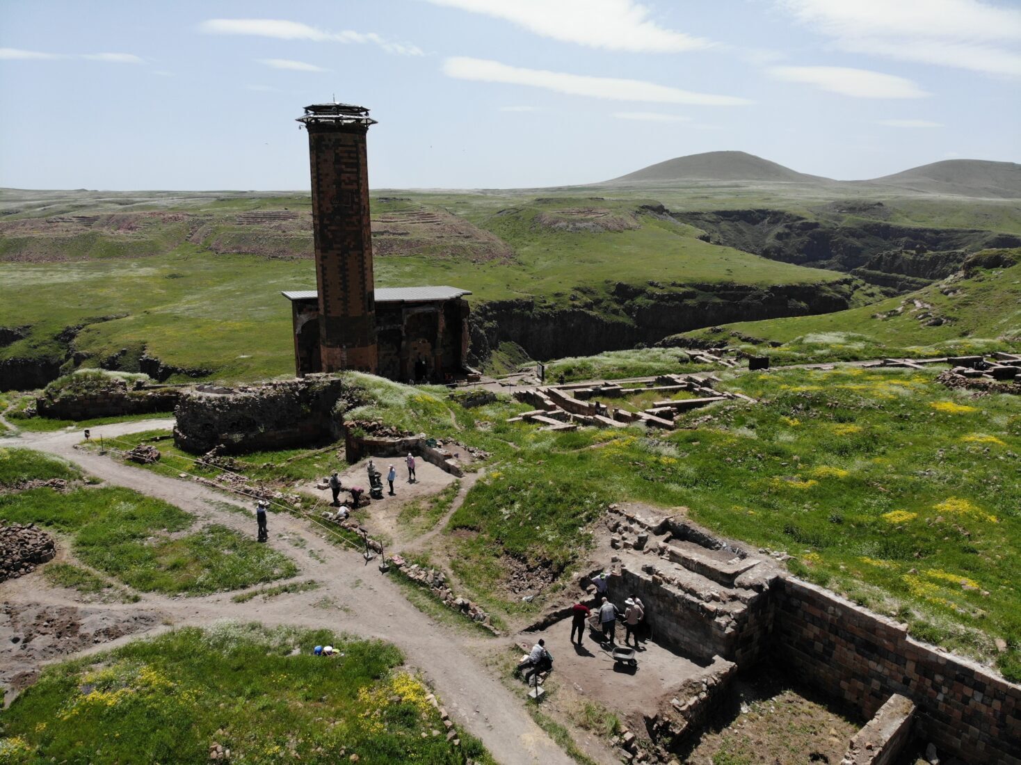 Excavations in Ani ruins in Türkiye's Kars reveal Medieval marvels