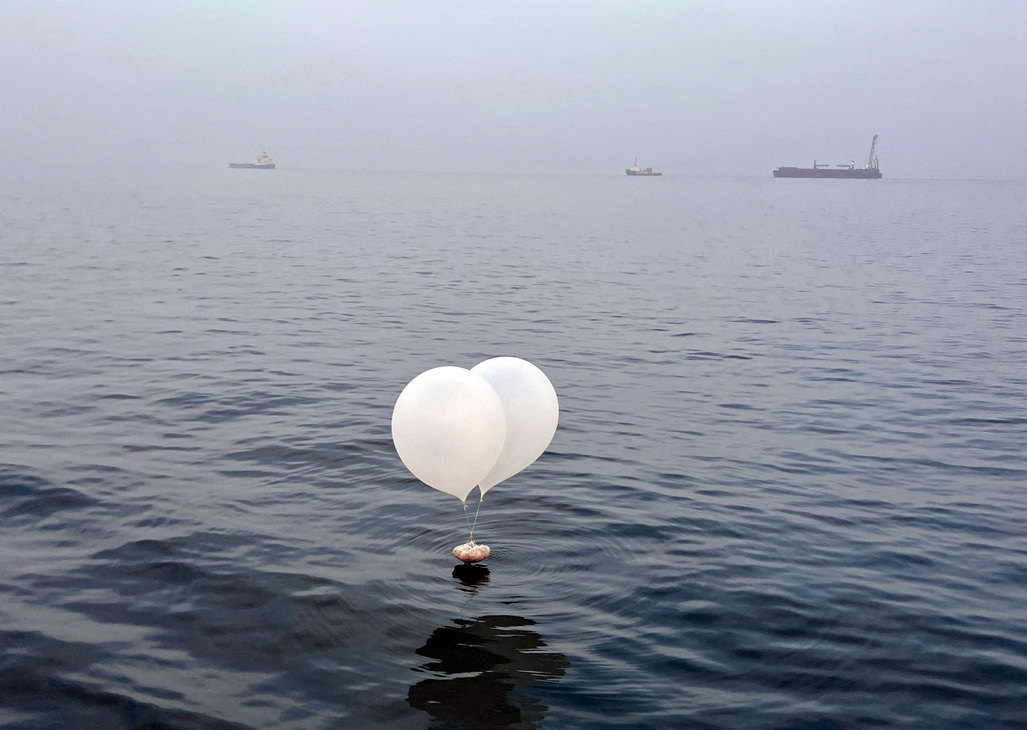 North Korea sends hundreds of trash-filled balloons southward, Seoul says